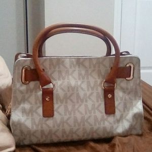 *Michael Kors Hamilton Signature Satchel*